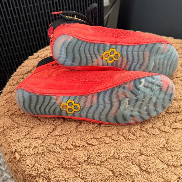 Rudis Red and Black Wrestling Shoes - Picture 7 of 7